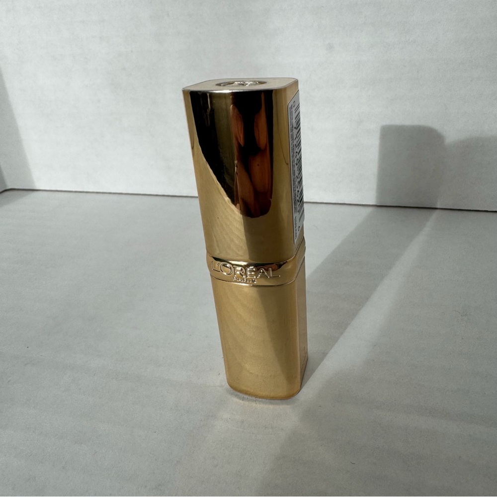Viral L’Oréal Colour Riche Satin Lipstick in Ballerina Shoes Shade 135 TikTok - Picture 6 of 9